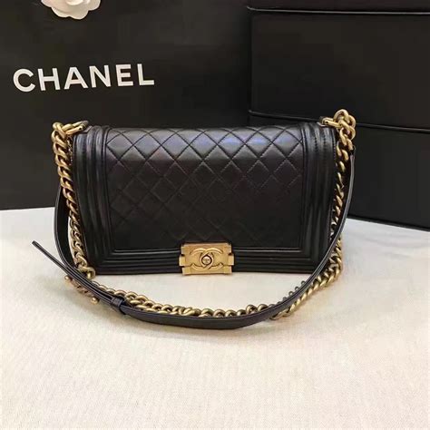 chanel le boy black